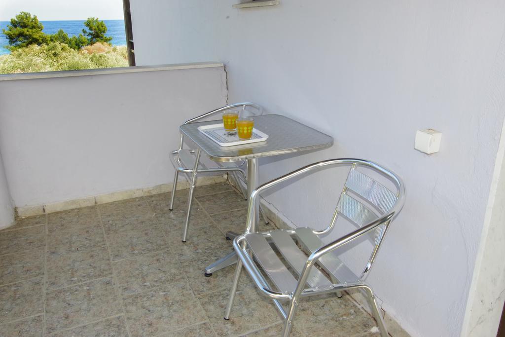 Athina Hotel Koínira Exterior foto