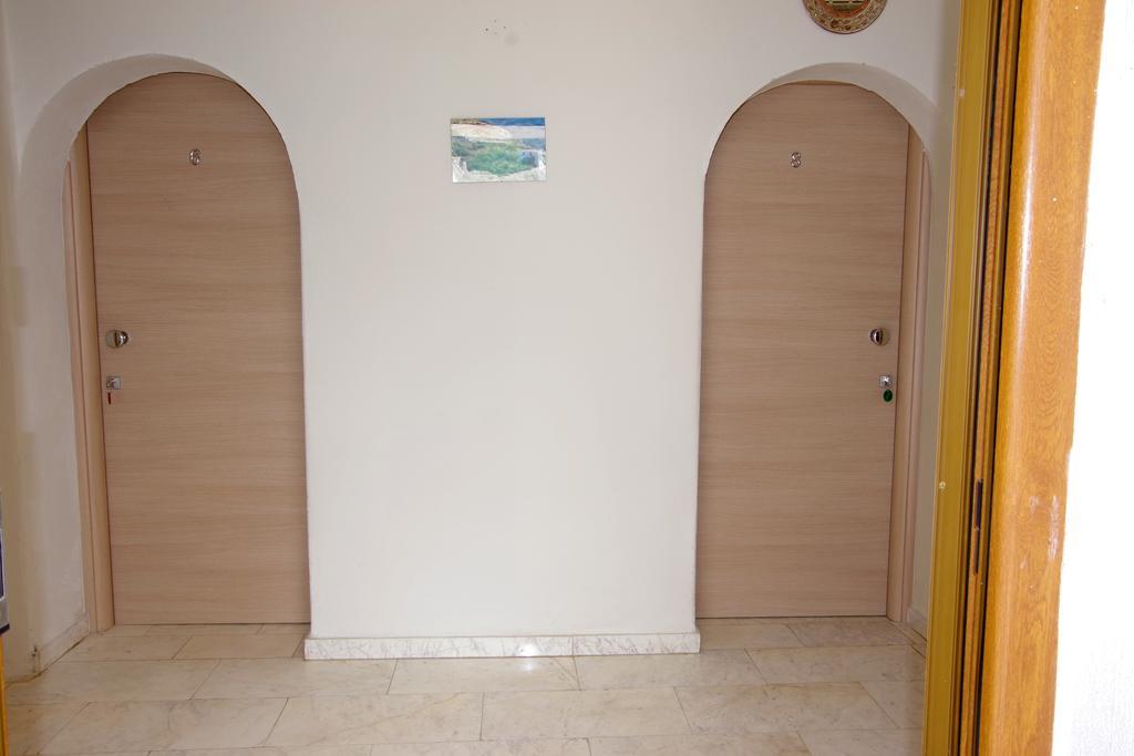 Athina Hotel Koínira Exterior foto