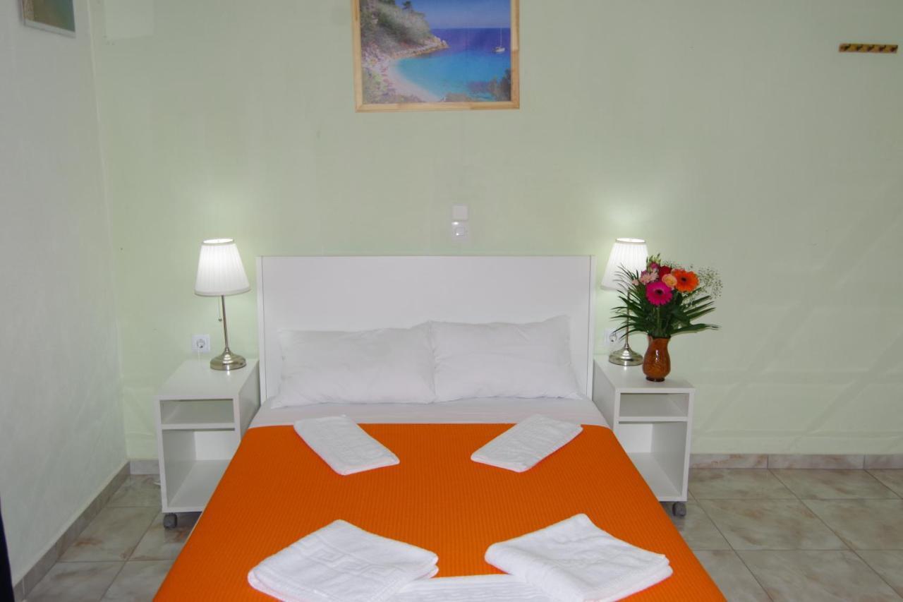 Athina Hotel Koínira Exterior foto
