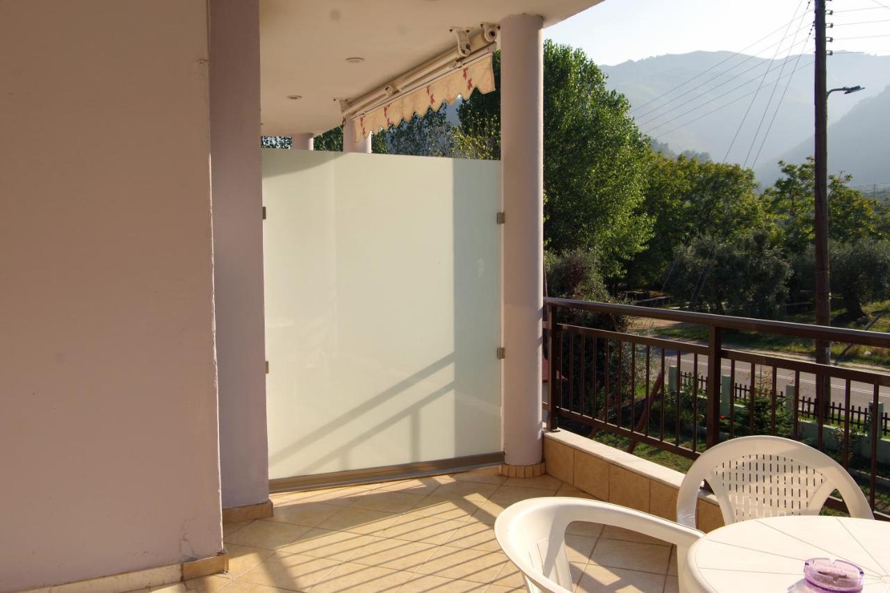 Athina Hotel Koínira Exterior foto