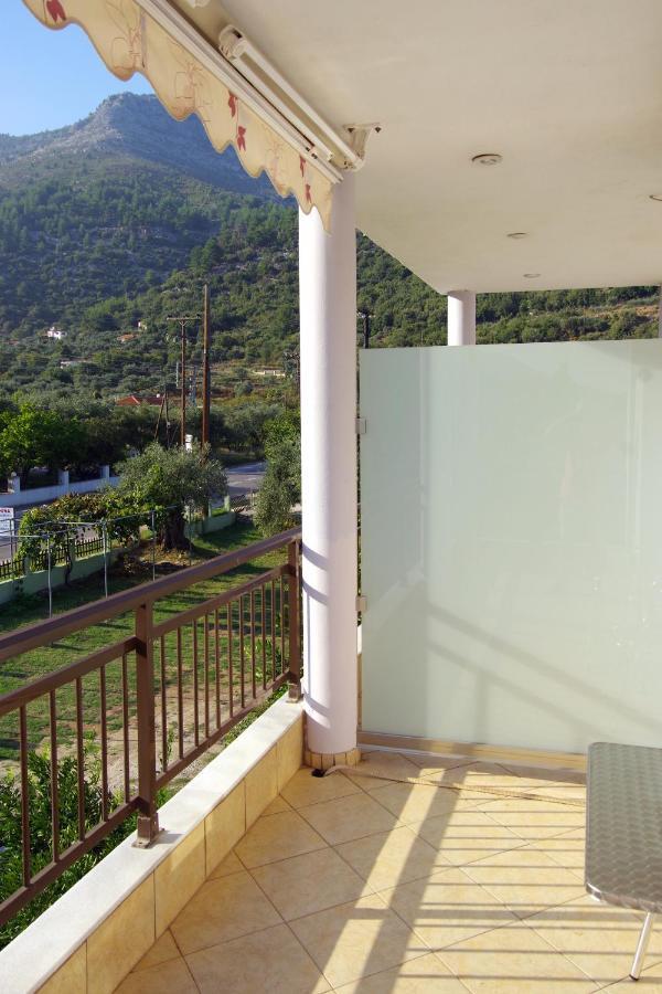 Athina Hotel Koínira Exterior foto