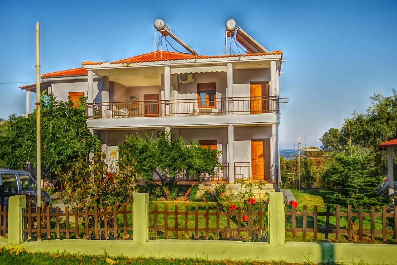 Athina Hotel Koínira Exterior foto